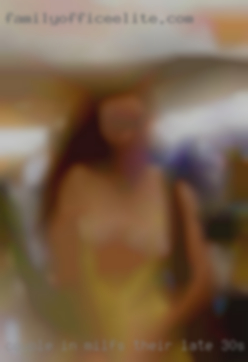Couple in milfs their late 30's to from 55 from Spartanburg SC.